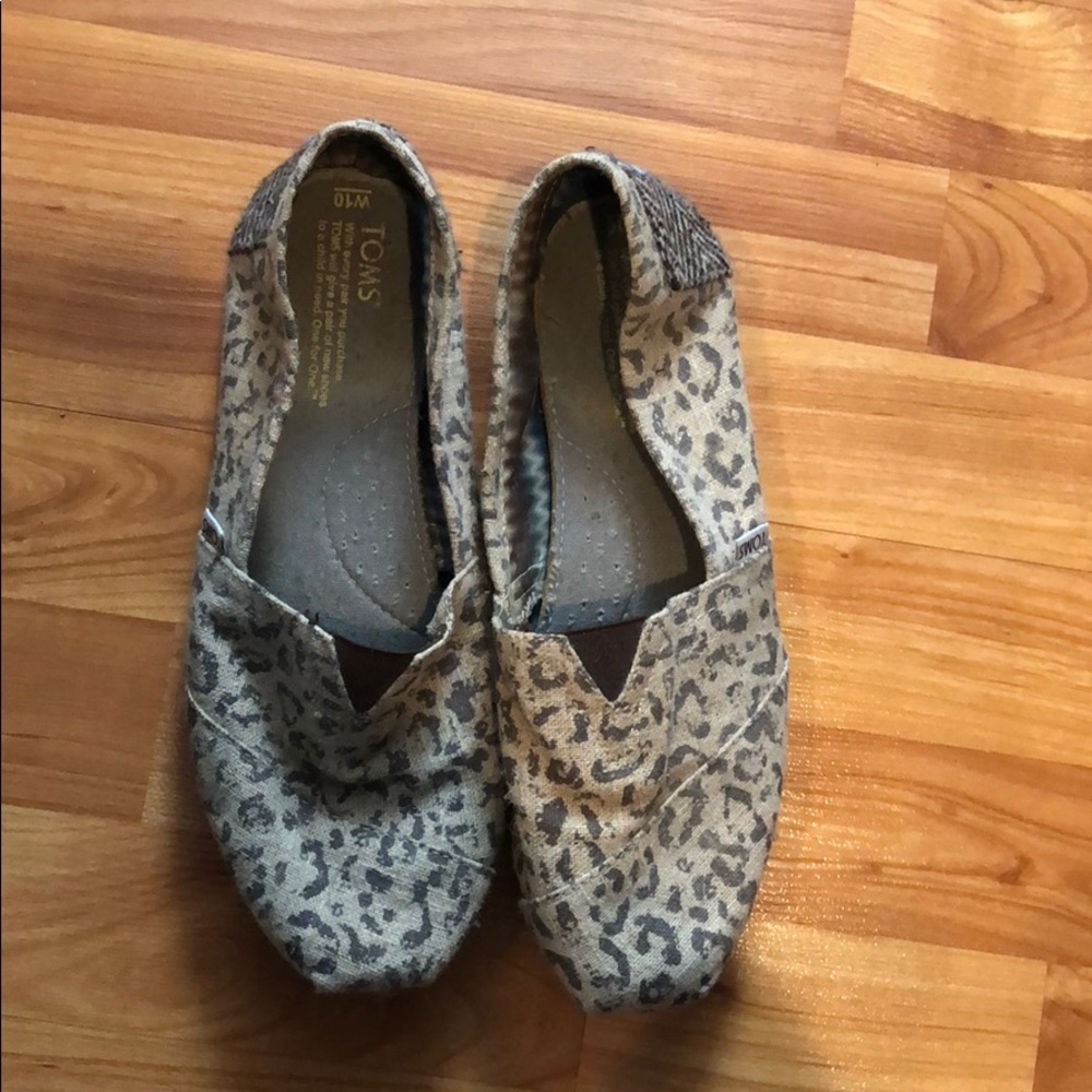 Leopard Print TOMS—size 10
